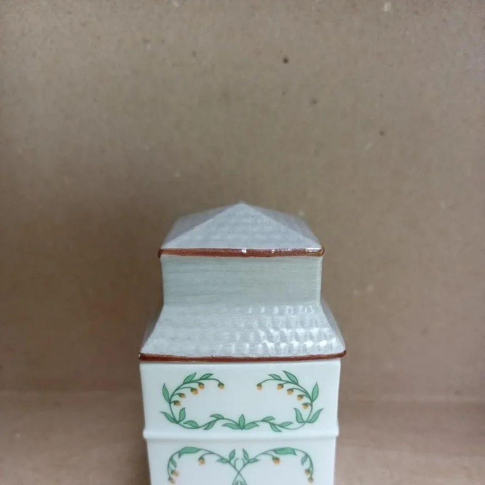 vintage 1989 lenox spice village NUTMEG house spice box